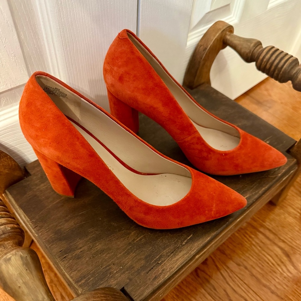 Nine West Orange/Coral Suede Women's Pumps